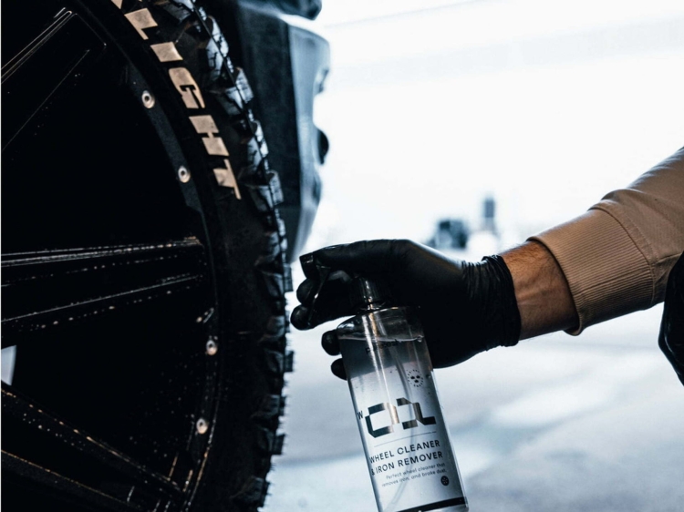 Płyn do mycia felg z efektem krwawienia Pureest W1 Wheel Cleaner 500ml